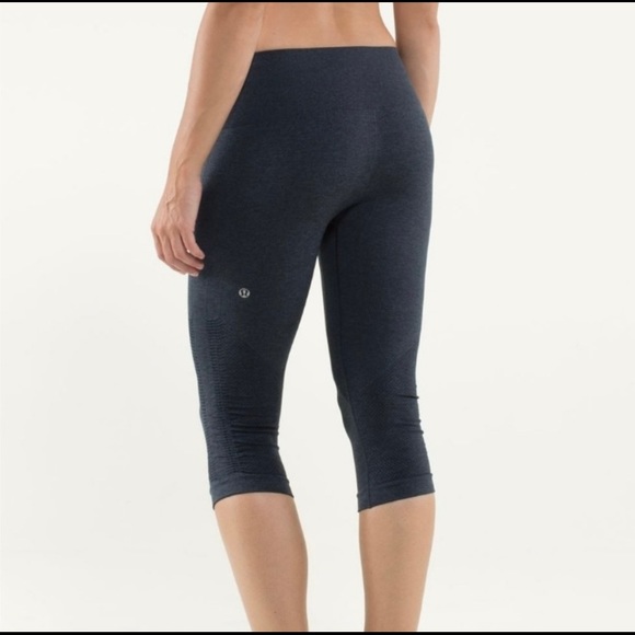 🍋 Lululemon In the Flow crop size 4 - Picture 3 of 7